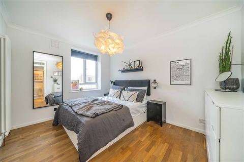 2 bedroom flat for sale, Wrens Park House, Warwick Grove, London, E5