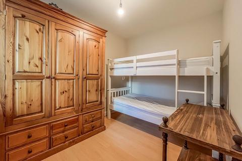 2 bedroom flat to rent, Concord Street, Leeds