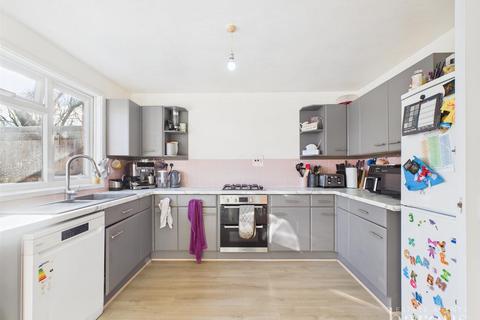 undefined, Lehar Close, Basingstoke RG22