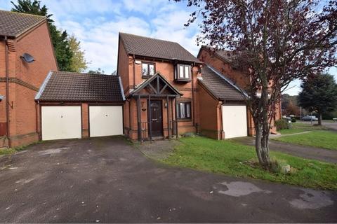 undefined, Gleneagles Drive, Luton, Bedfordshire, LU2