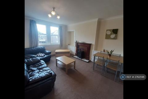 2 bedroom flat to rent, Mossgiel Avenue, Stirling, FK8