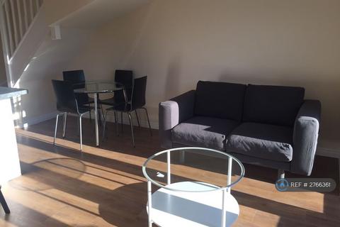 2 bedroom end of terrace house to rent, Elm Walk, Coventry, CV4
