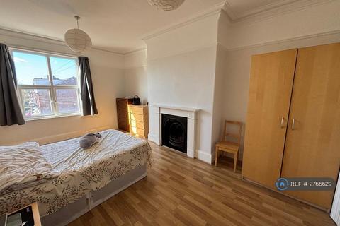 2 bedroom flat to rent, Moorland Hall, Leeds, LS3