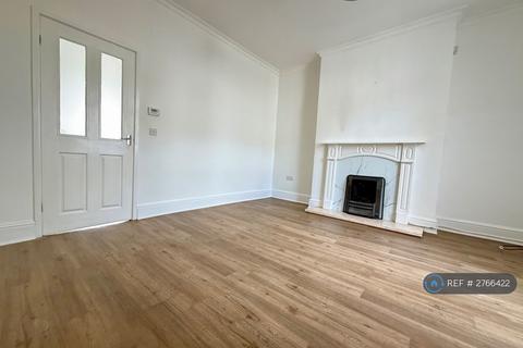 2 bedroom terraced house to rent, Hindley Street, Chorley, PR7