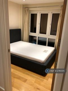 2 bedroom flat to rent, Castle Court, London, SW15
