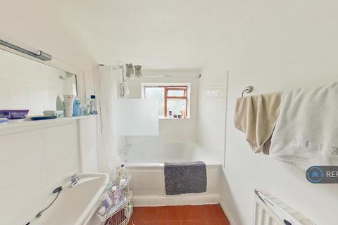 4 bedroom terraced house to rent, Belle Vue Street, York, YO10