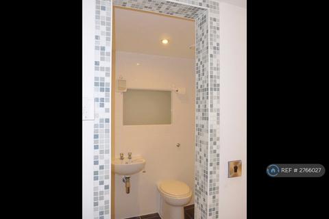 2 bedroom flat to rent, Block A, Manchester, M4