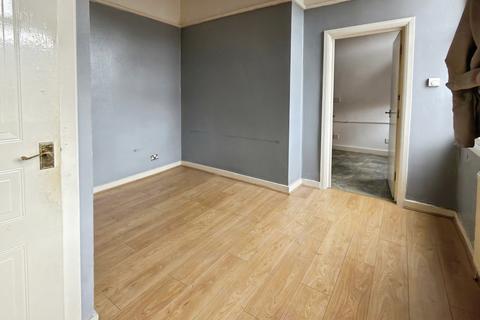 1 bedroom flat for sale, Flat 6, Kinmel Court, 20 Kinmel Street, Rhyl, Denbighshire LL18 1AL