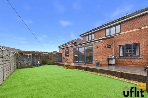 4 bedroom detached house for sale, Shorland Drive, Treeton, Rotherham