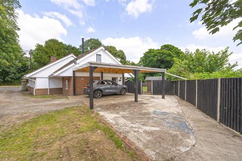 3 bedroom detached house for sale, London Road, Leybourne, West Malling, ME19