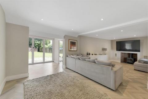 3 bedroom detached house for sale, London Road, Leybourne, West Malling, ME19