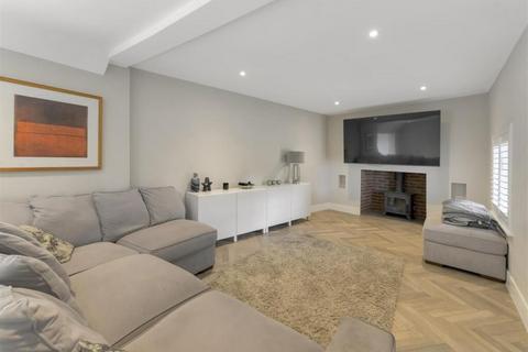 3 bedroom detached house for sale, London Road, Leybourne, West Malling, ME19