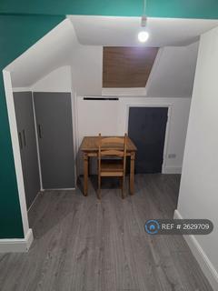 1 bedroom in a house share to rent, South Ruislip, South Ruislip, HA4