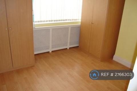 2 bedroom flat to rent, Walkerdene, Newcastle Upon Tyne, NE6