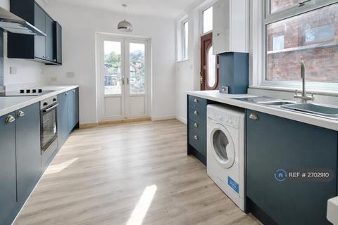3 bedroom terraced house to rent, Gainsborough Road, Crewe, CW2