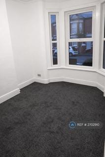 3 bedroom terraced house to rent, Gainsborough Road, Crewe, CW2
