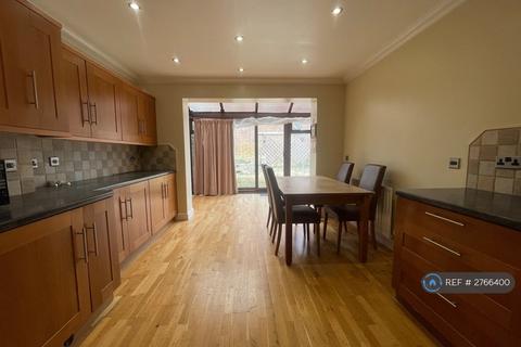 3 bedroom terraced house to rent, Mayfair Gardens, Southampton, SO15