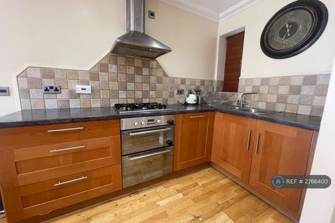 3 bedroom terraced house to rent, Mayfair Gardens, Southampton, SO15