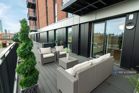 2 bedroom flat to rent, Charcoal, Salford, M5