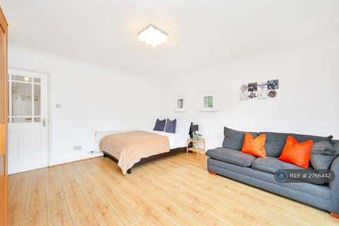 undefined, Sail Court, London, E14