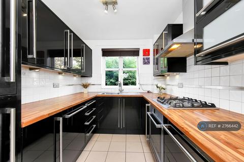 undefined, Sail Court, London, E14