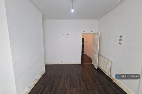 1 bedroom flat to rent, Salcombe Road, London, E17