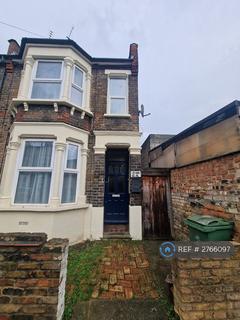 1 bedroom flat to rent, Salcombe Road, London, E17