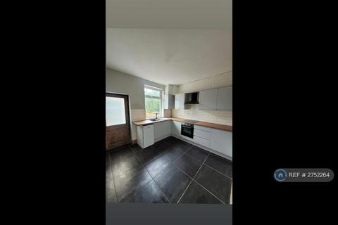 3 bedroom terraced house to rent, Grains Road, Shaw, Oldham, OL2