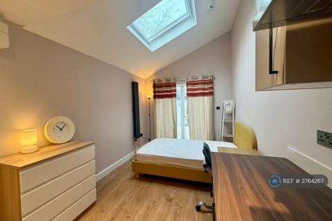 1 bedroom in a house share to rent, Topcliffe Way, Cambridge, CB1