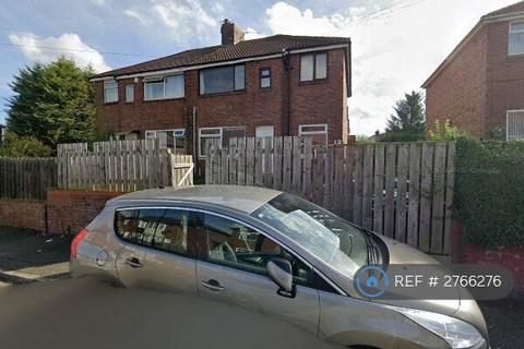 3 bedroom flat to rent, Howdene Road, Newcastle Upon Tyne, NE15