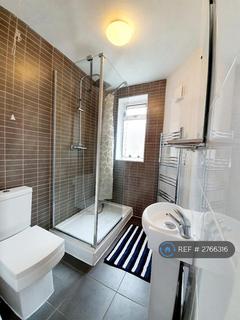 1 bedroom in a house share to rent, Nestles Avenue, Hayes, UB3