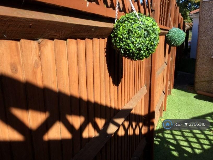 Courtyard Garden Access