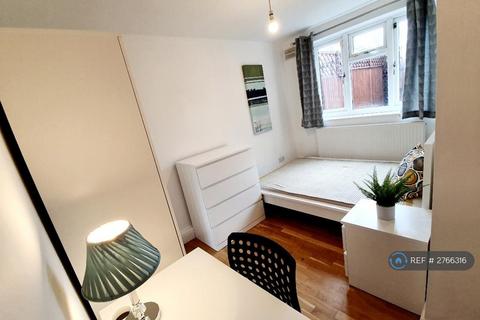 1 bedroom in a house share to rent, Nestles Avenue, Hayes, UB3