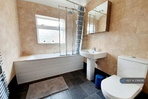 1 bedroom in a house share to rent, Nestles Avenue, Hayes, UB3