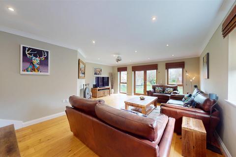 4 bedroom detached house to rent, Eastgate, Deeping St. James, Peterborough