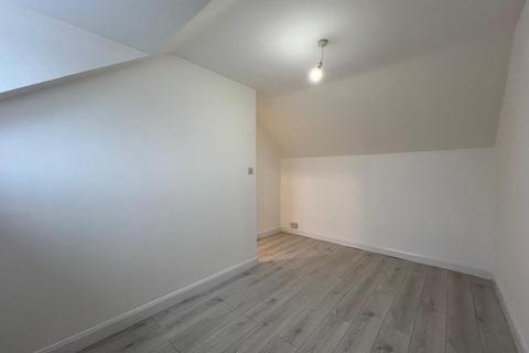 4 bedroom flat to rent, Hertford Road