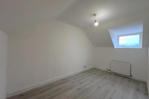 4 bedroom flat to rent, Hertford Road
