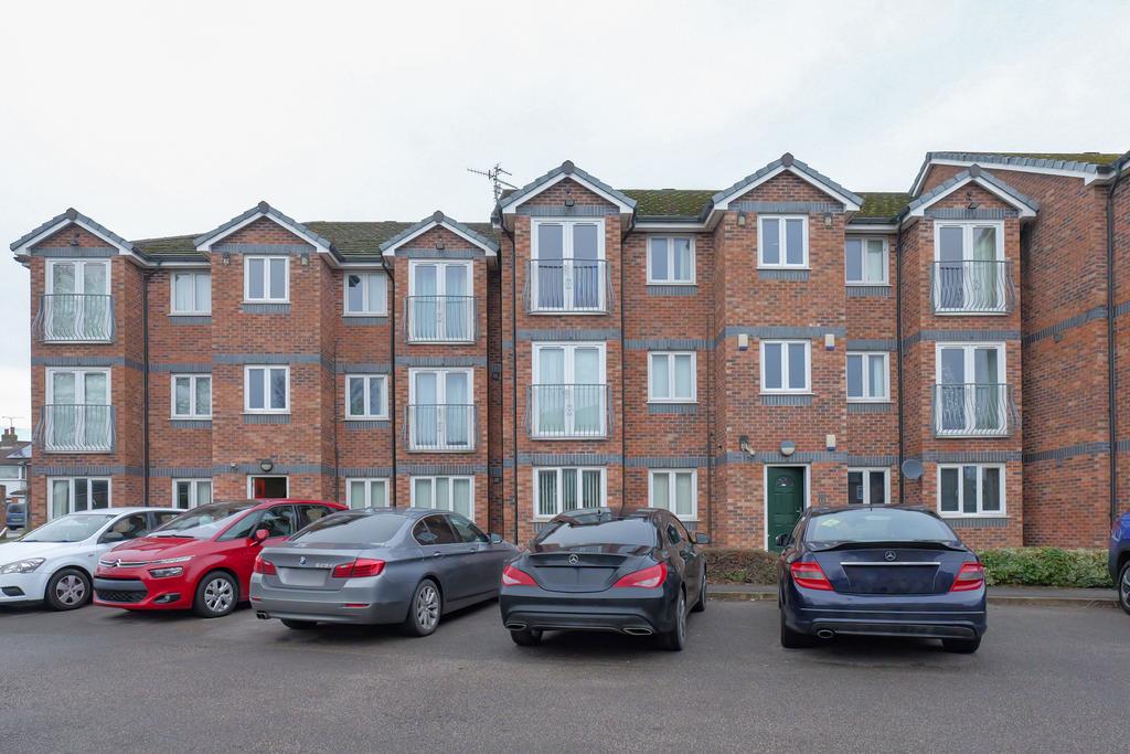 2 bedroom flat for sale