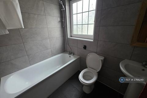 3 bedroom semi-detached house to rent, Whippendell Road, Watford, WD18