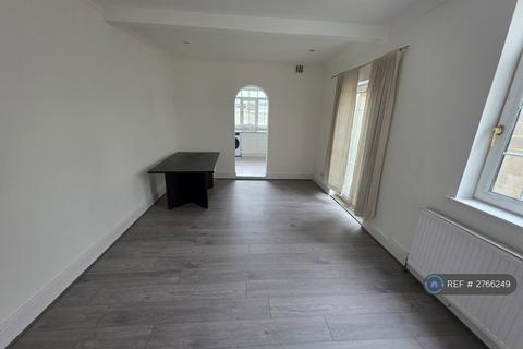 3 bedroom semi-detached house to rent, Whippendell Road, Watford, WD18
