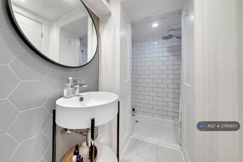 2 bedroom flat to rent, Richborne Terrace, London, SW8