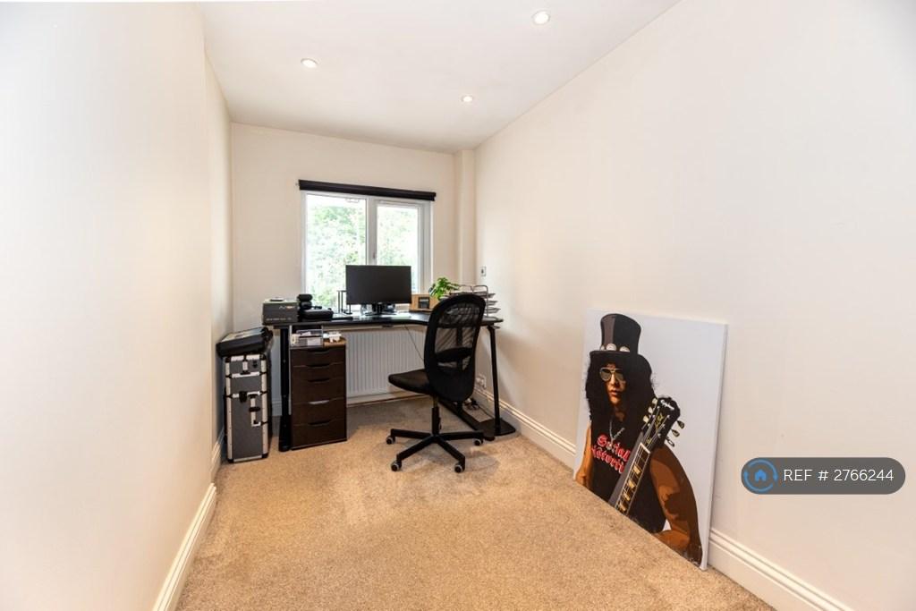 Study / Playroom / Bedroom 6