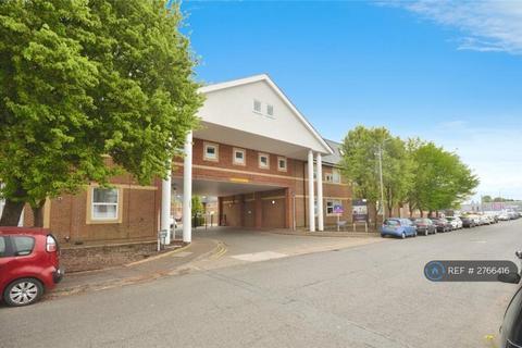 3 bedroom flat to rent - Gatehouse Way, Aylesbury, HP19