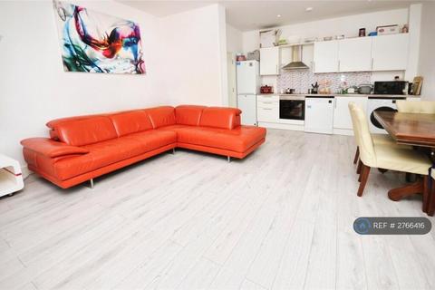 3 bedroom flat to rent, Gatehouse Way, Aylesbury, HP19