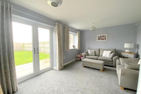 3 bedroom semi-detached house for sale, Forest Way, Humberston