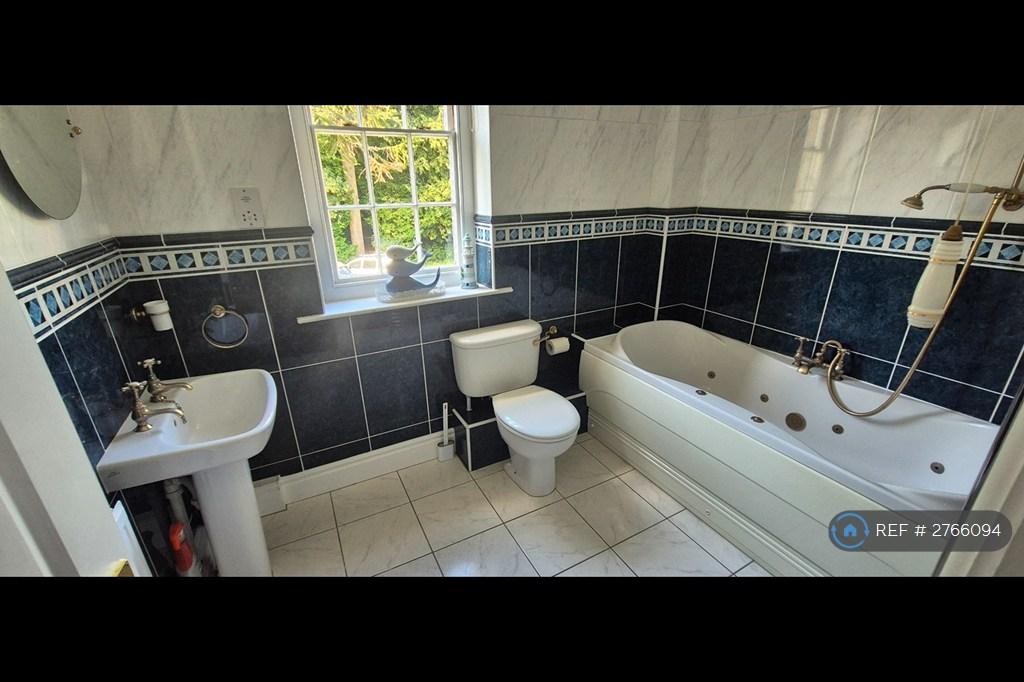 2nd Bathroom