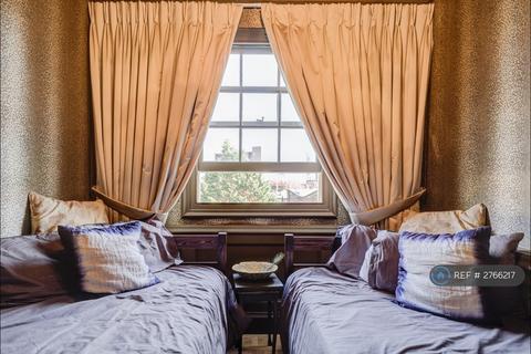 2 bedroom flat to rent, Danbury Street, London, N1