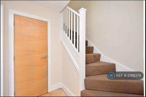 undefined, Clifden Mews, London, E5