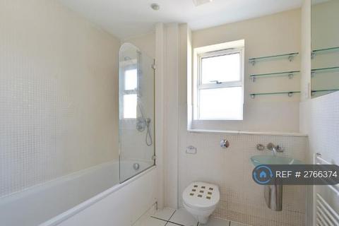 undefined, Clifden Mews, London, E5