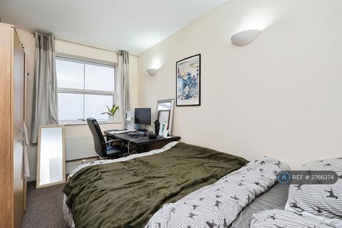 undefined, Clifden Mews, London, E5